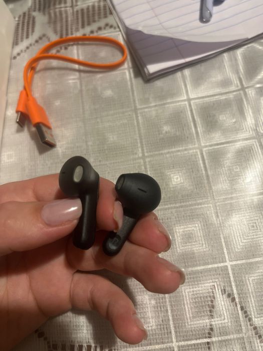 Навушники  J B L