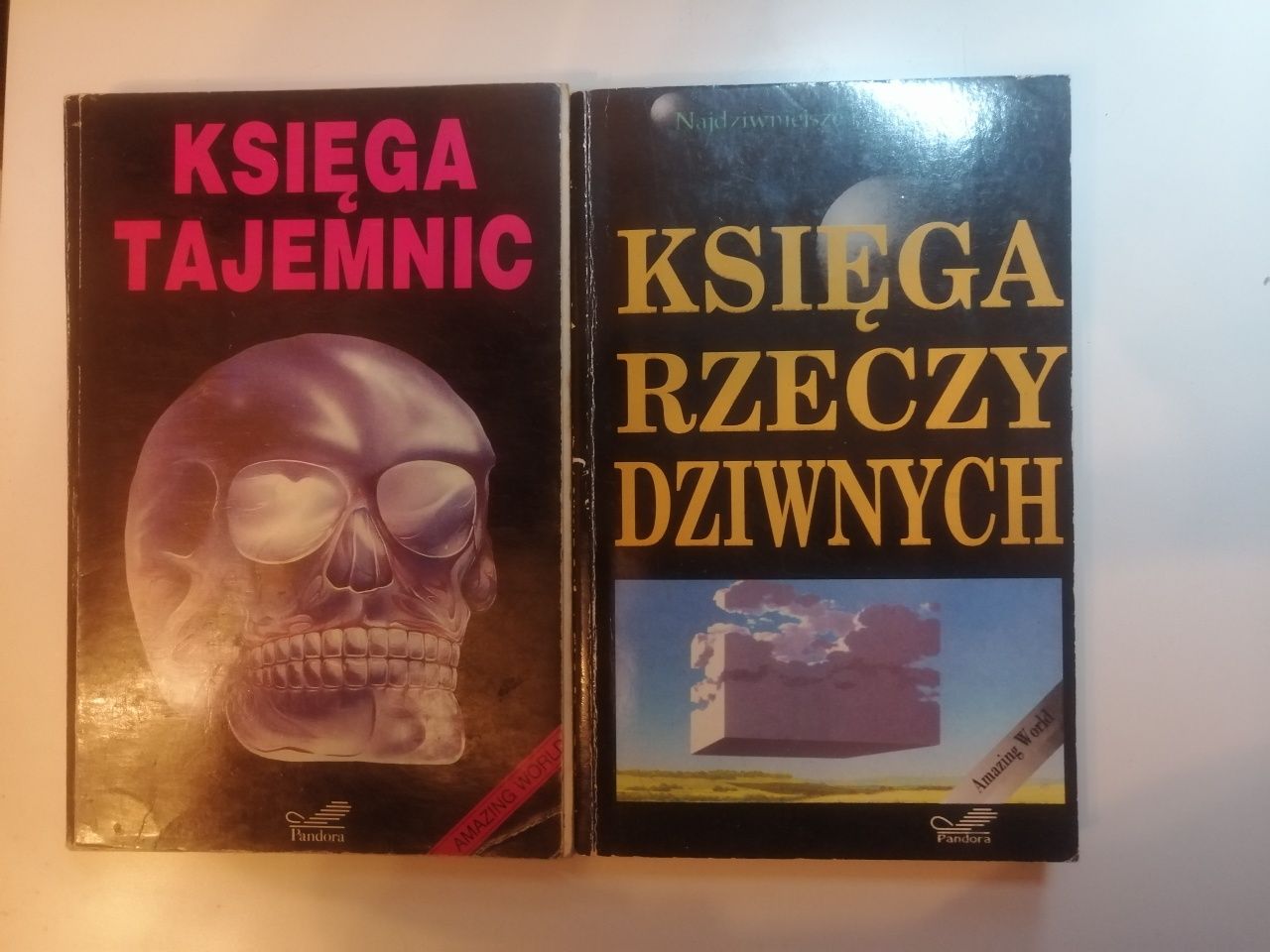 Księga rzeczy dziwnych, Księga tajemnic i rzeczy niezwykłych, Zestaw