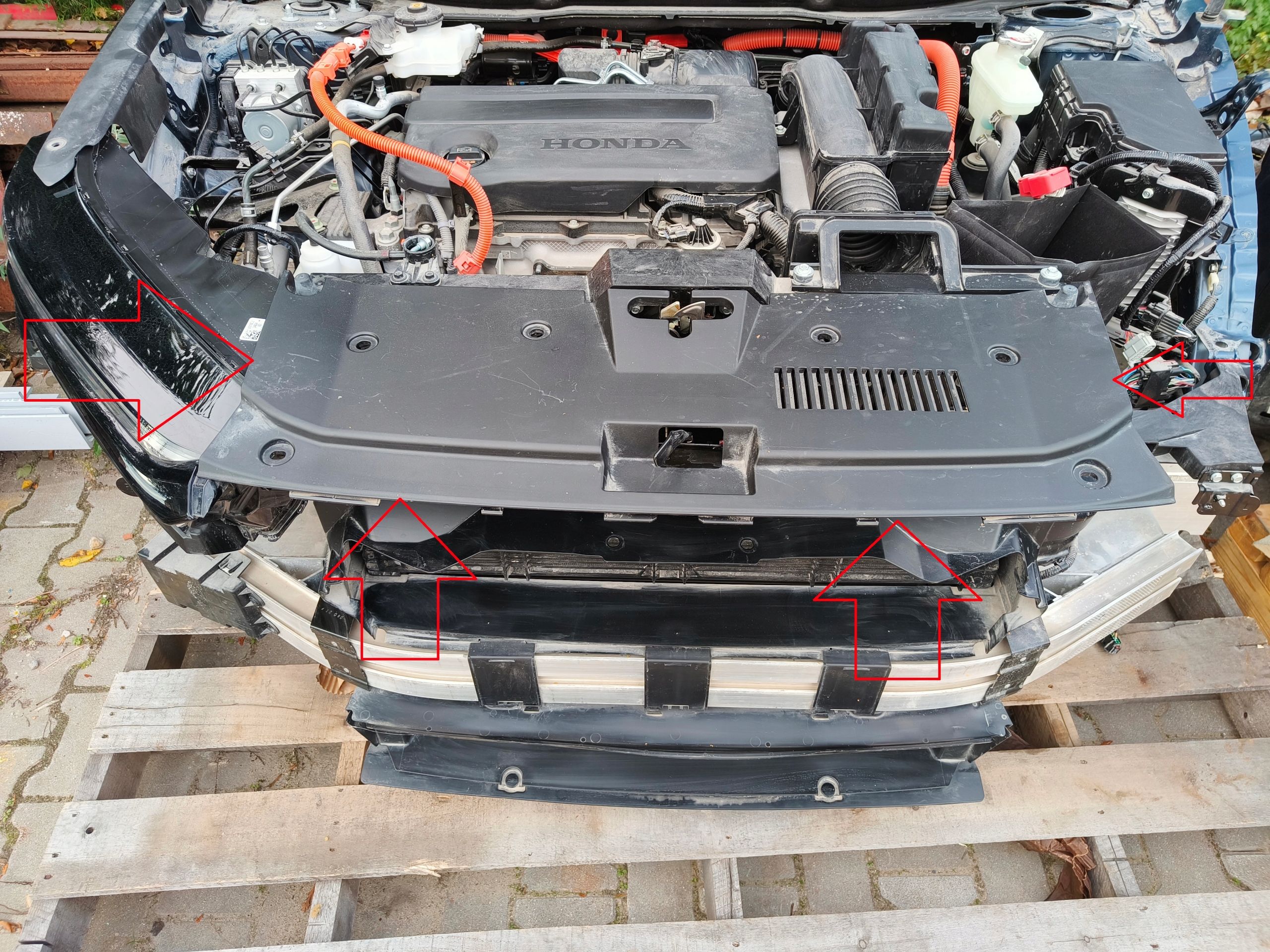 Honda Crv 2.0 Hybrid  Plastik osłona górna na Pas przód Usa