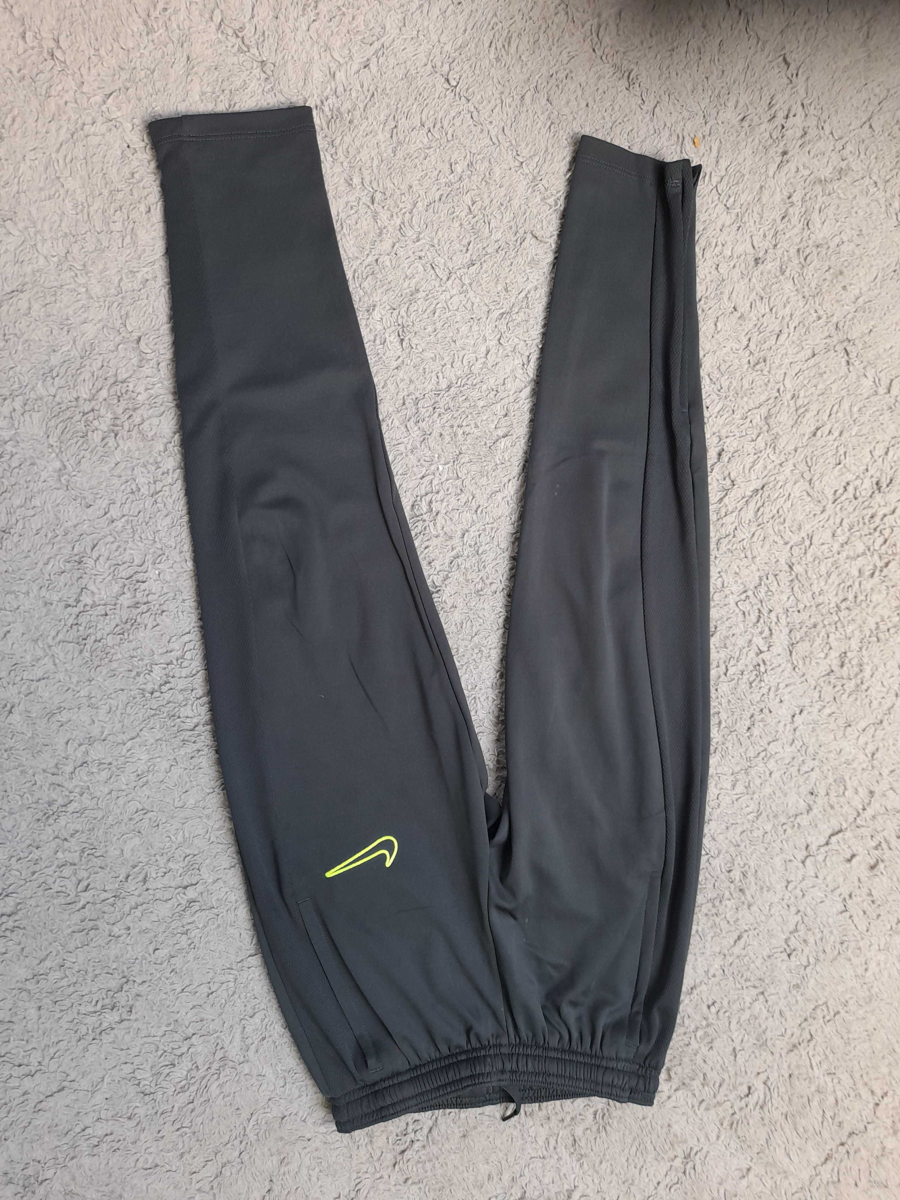 Spodnie dresowe Nike