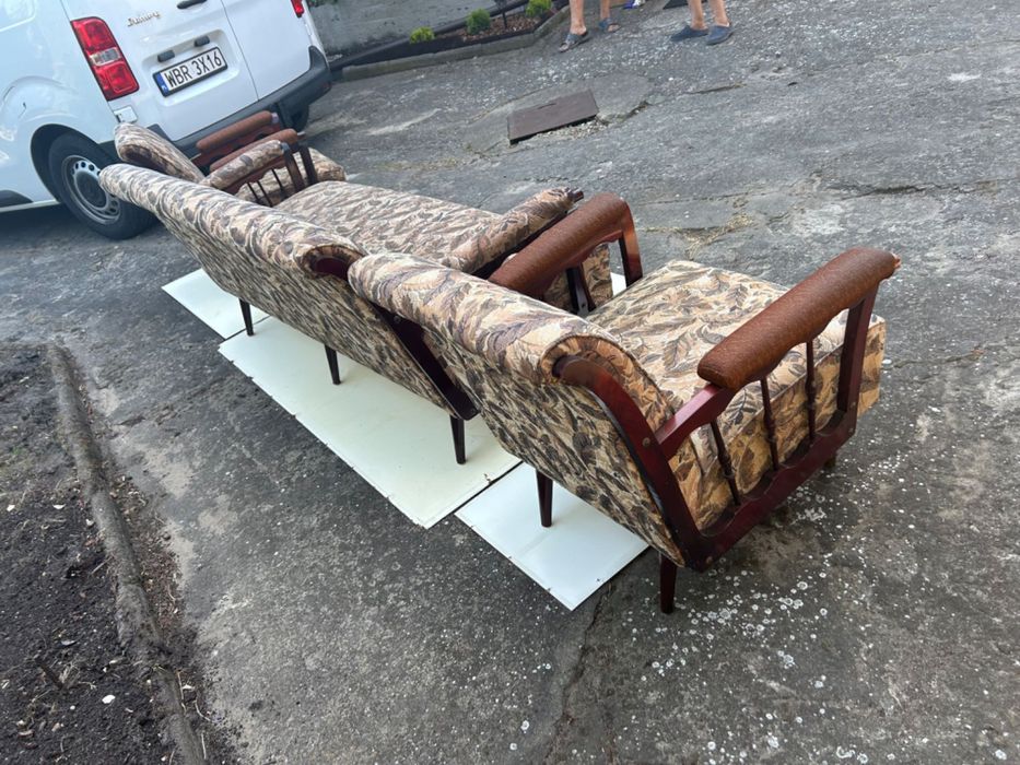 komplet wypoczynkowy dwa fotele i sofa