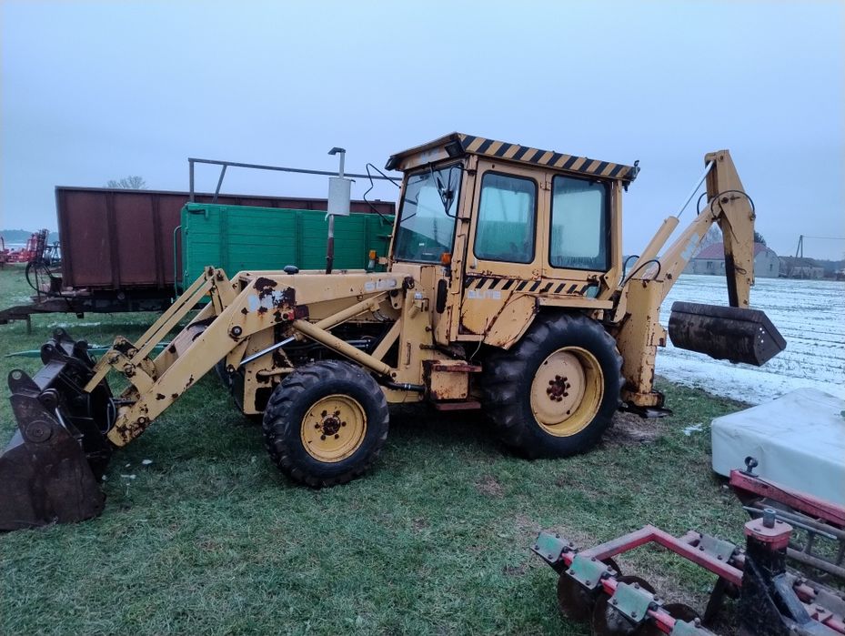 Koparko ładowarka MF 4x4