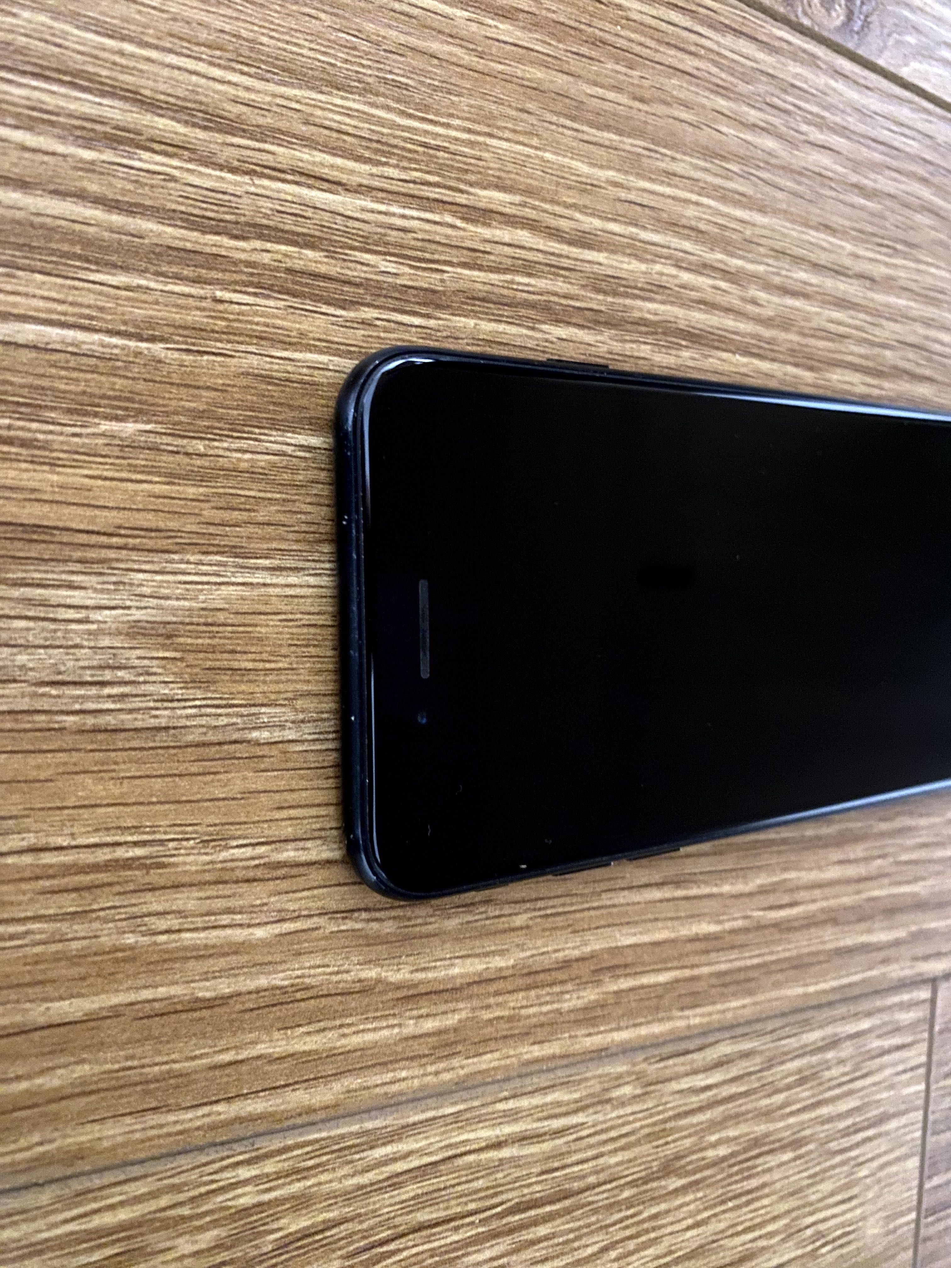 Iphone SE 64GB 2gen. w bdb stanie