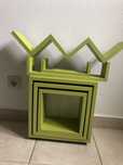 Conjunto mesa de cabeceira e 5 prateleiras