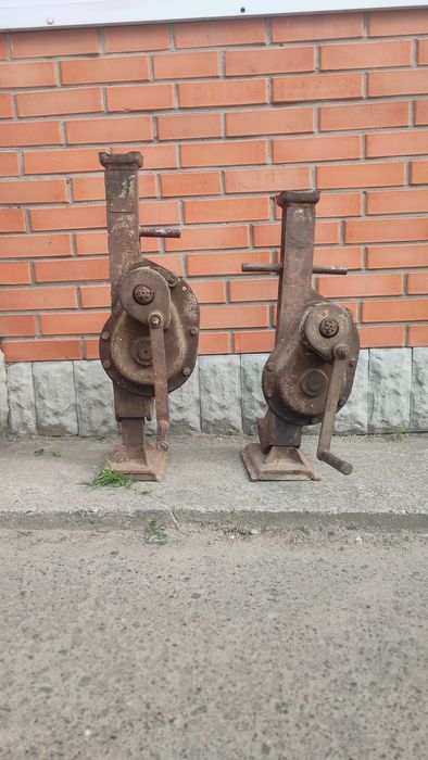 Домкрати на 60 тон