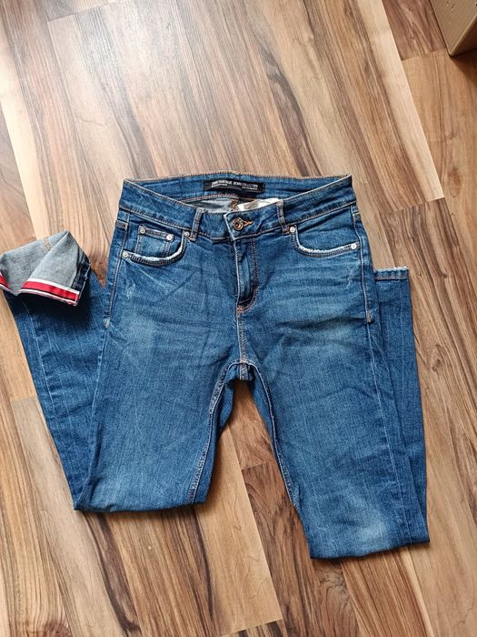 Jeansy 36 Zara z lamówką