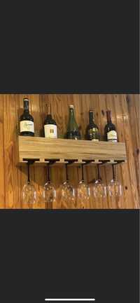 Półka drewniana na wino