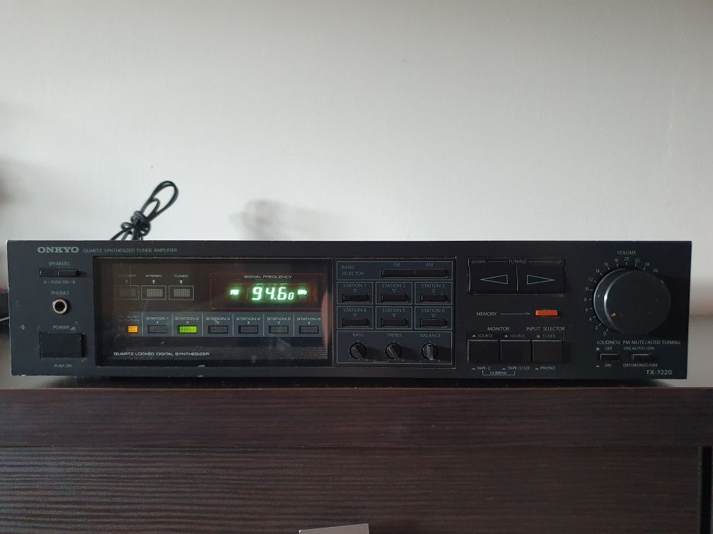 Amplituner Onkyo TX-7220