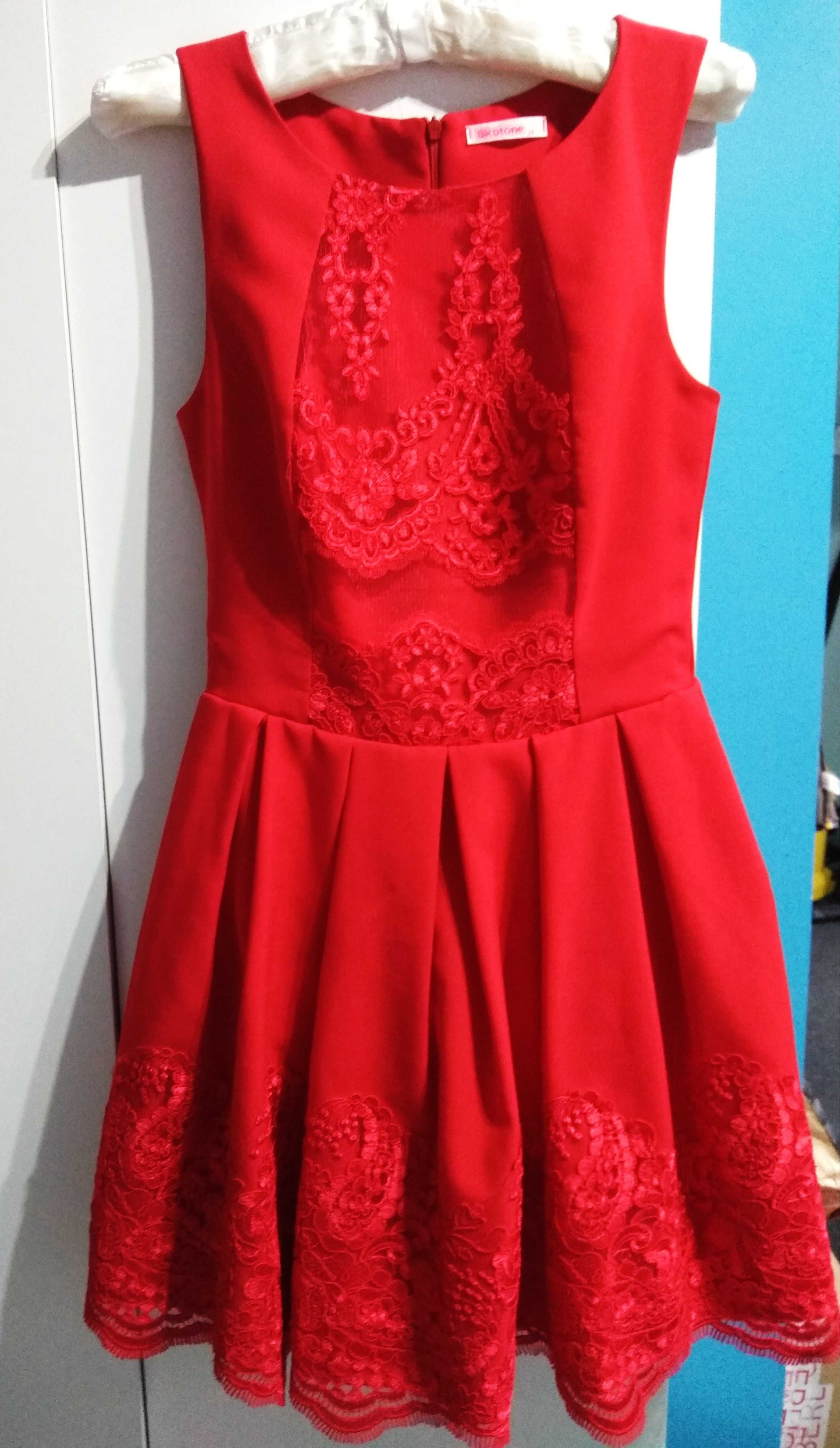 Urocza czerwona sukienka koktajlowa XS 34 koronka czerwień