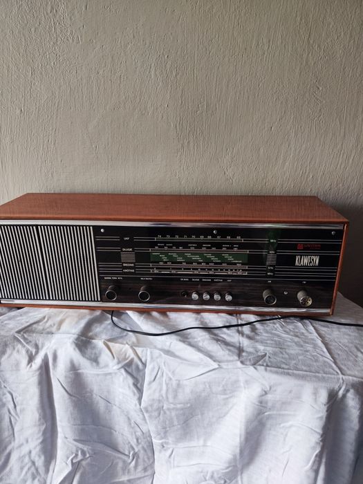 Sprzedam stare radio klawesyn