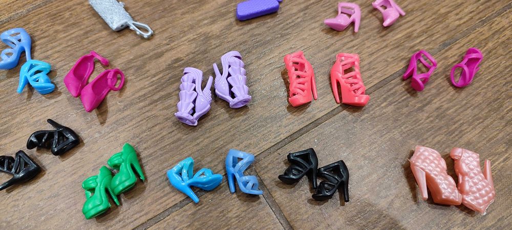 Buty i torebki dla lalek Barbie, 20 sztuk
