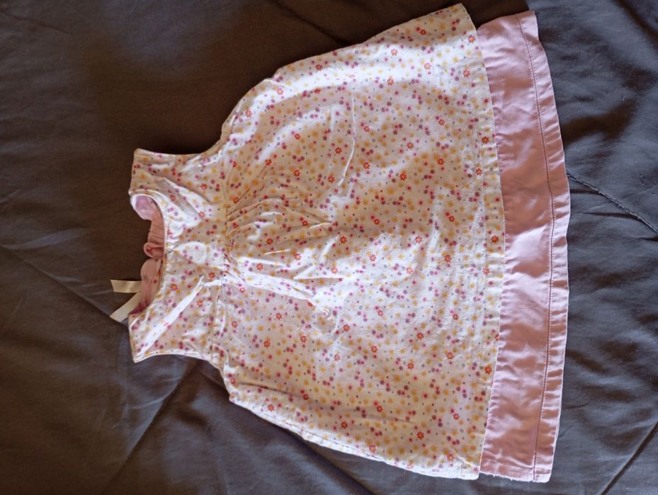 Vestidos  e conjunto tudo 12 euros