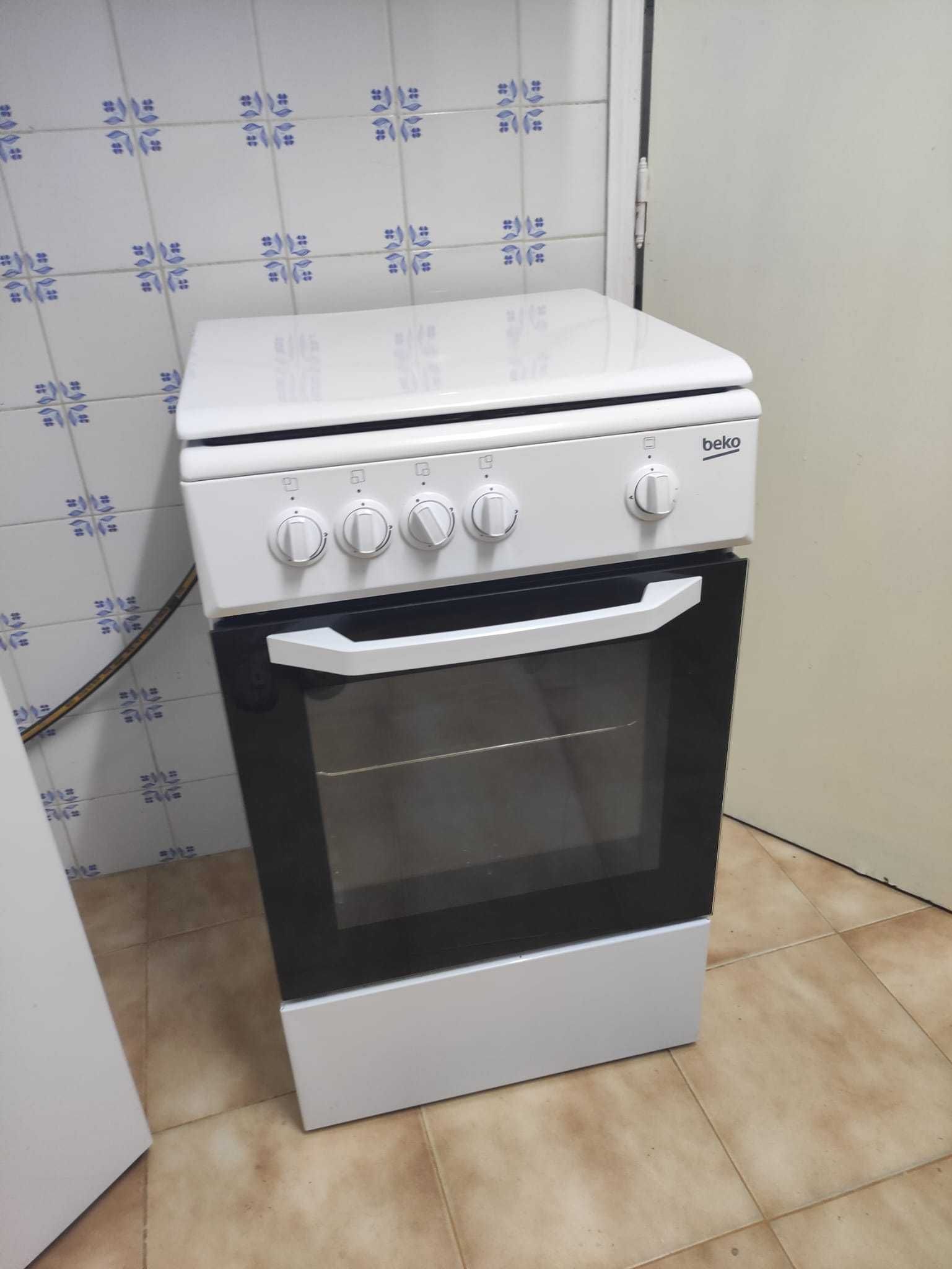 Fogao com forno Beko