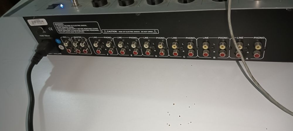 Mesa de som 6 canais