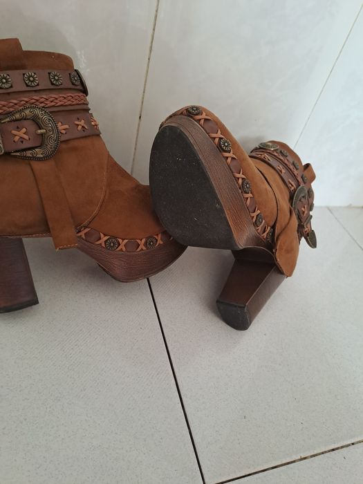 Bota castanha n.36