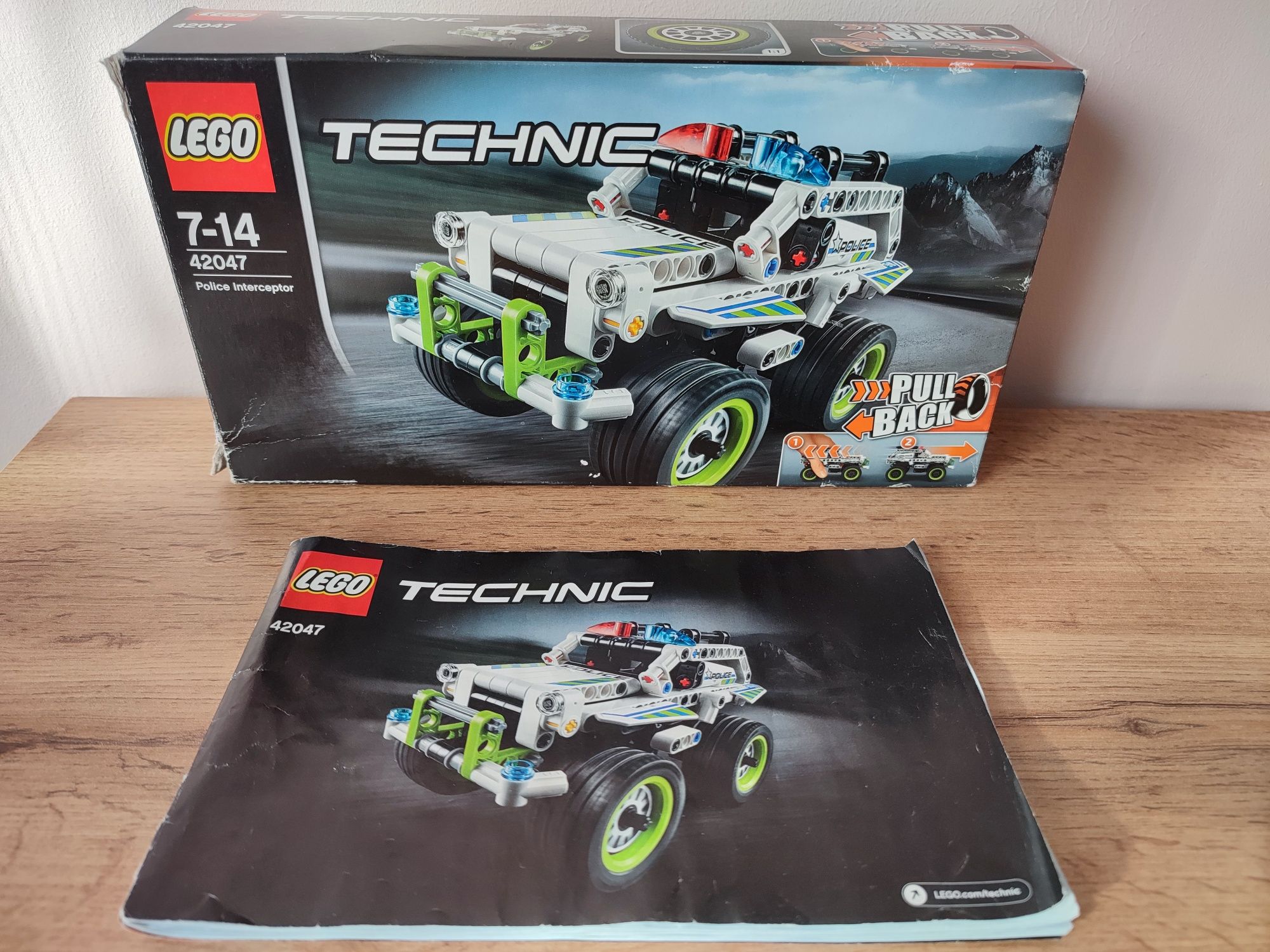 LEGO Technic 42047 i 42084