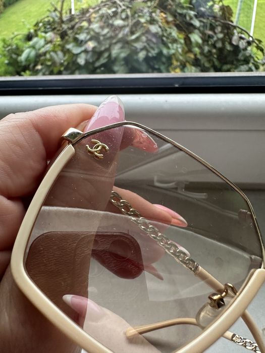 Stylowe okulary przeciwsłoneczne Chanel