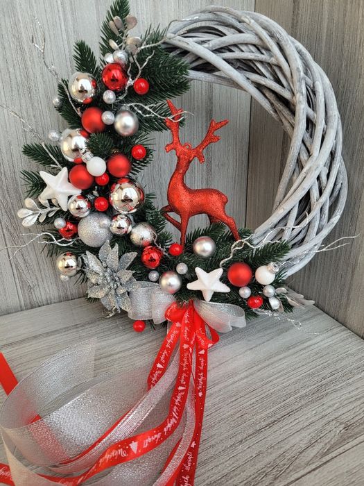 Wianek dekoracyjny na drzwi zimowy bożonarodzeniowy