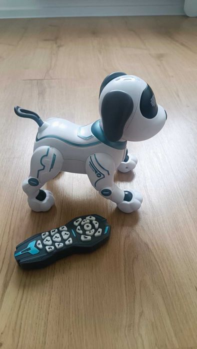 Smiki Robo Pies Tech Bot – na pilota