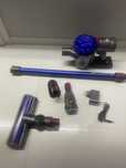 Odkurzacz Dyson V 7 Motorhead + akcesori , ładowarka , Nowa bateria !!