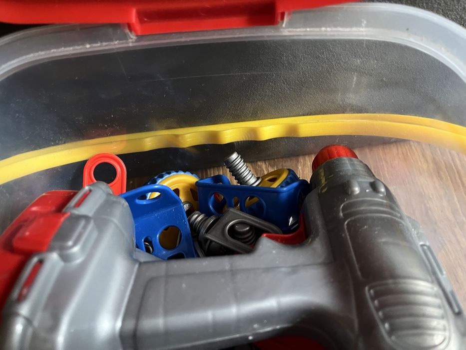 Zestaw majsterkowicza wkretarka itp jak nowy