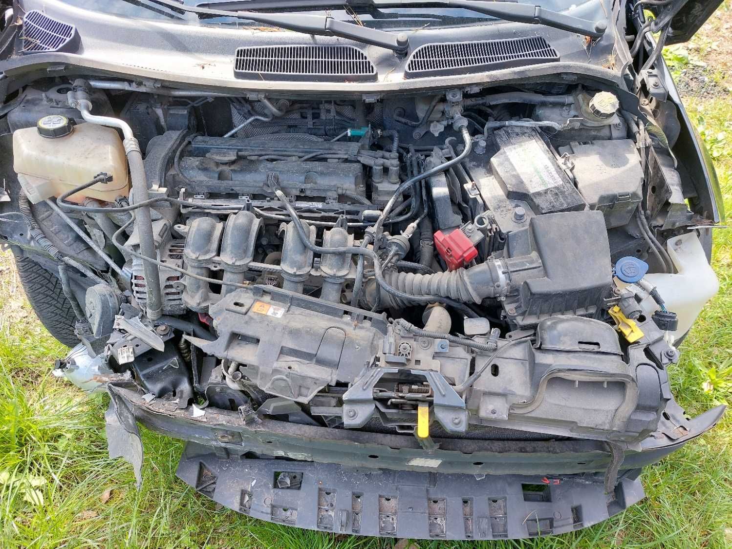 Ford Fiesta 1.2 benzyna 82 KM uszkodzony