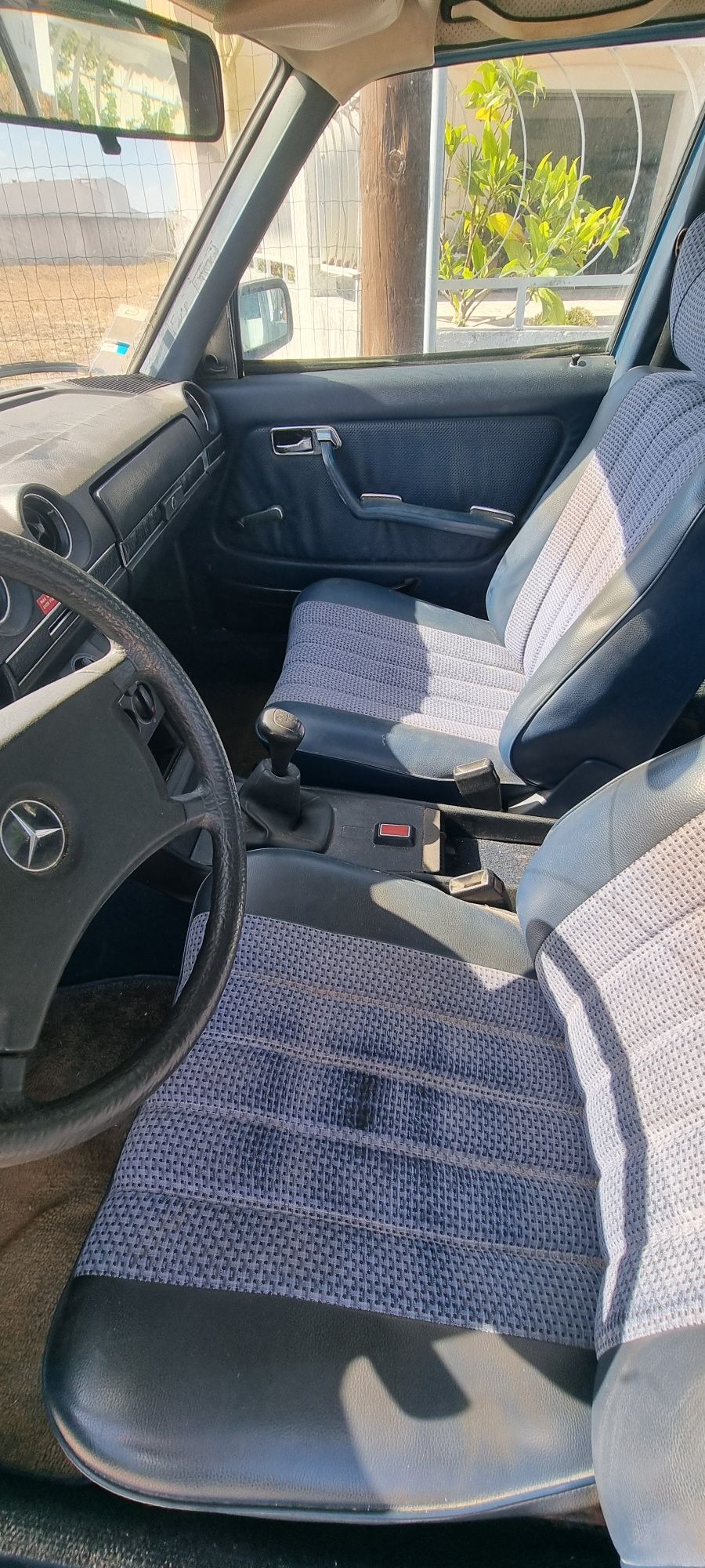Mercedes 300d manual