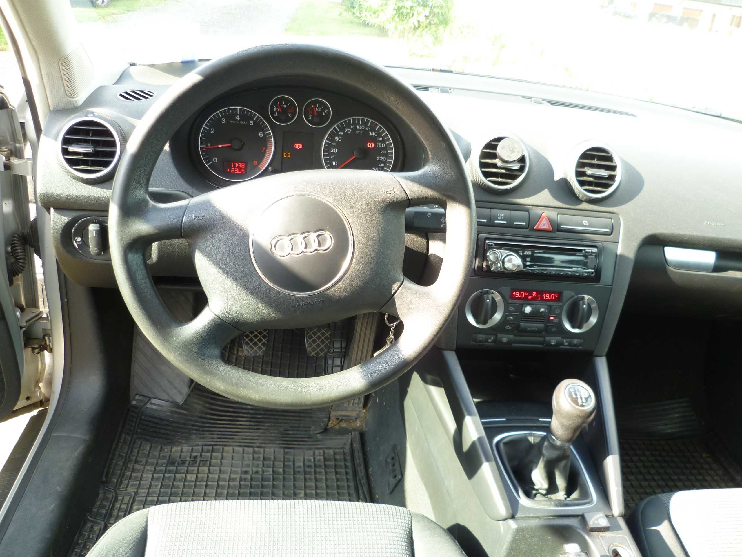 AUDI A3 8P  1,6 MPI - gas - klima,grzane fotele