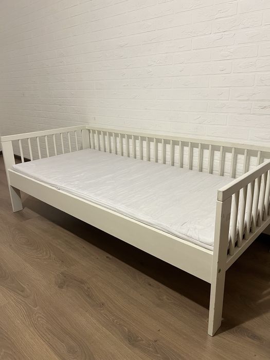 Дитяче ліжко з матрасом ikea