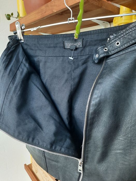 Міні спідниця з еко шкіри. ТОР Shop 36 S
