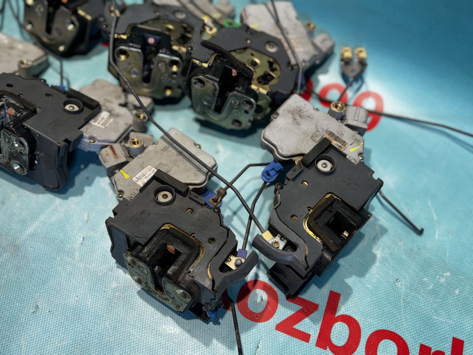 Замок дверей Nissan x trail t30 замки Х трейл т30