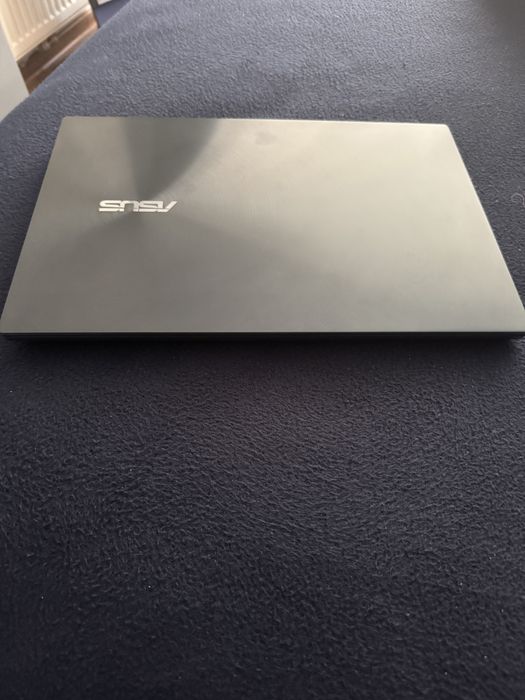 Asus Zenbook Duo Pro i9 laptop