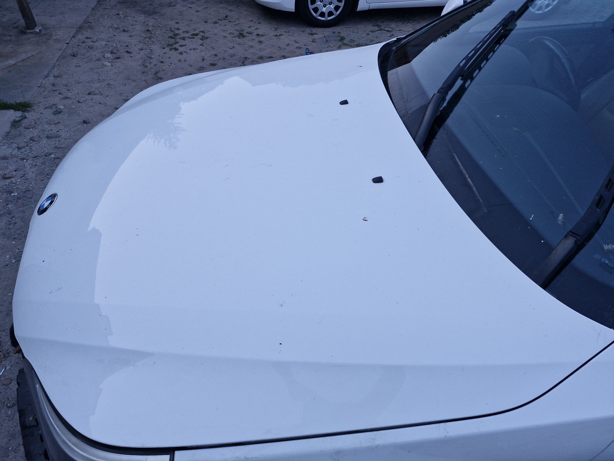 Bmw e60/61  2009r  maska  przednia pokrywa silnika  ALPINWEISS 3