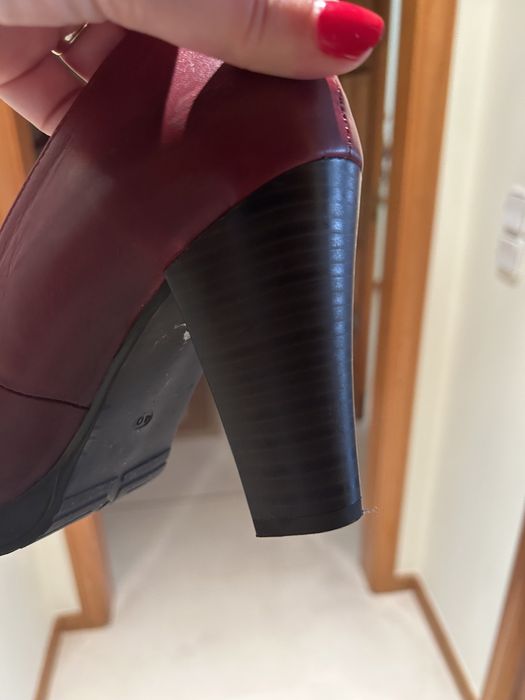 Sapatos de pele como novos