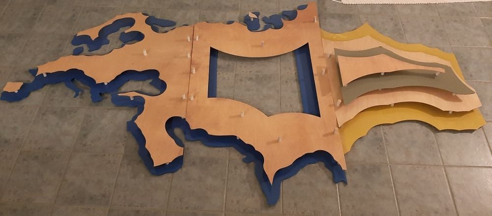 Mapa em contraplacado para decoração