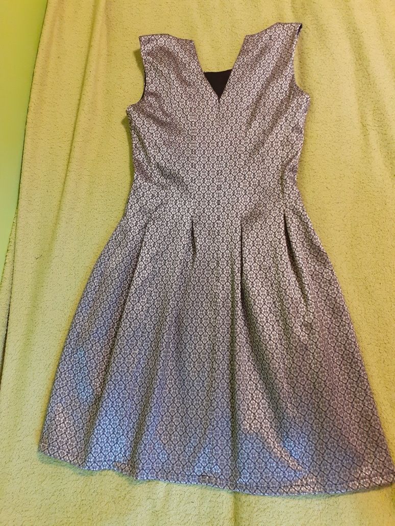 Elegancka sukienka srebrna 34 jak nowa