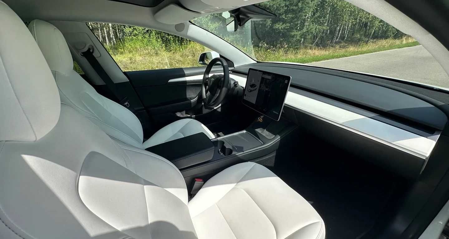 Tesla Model 3 Long Range 2021 року
