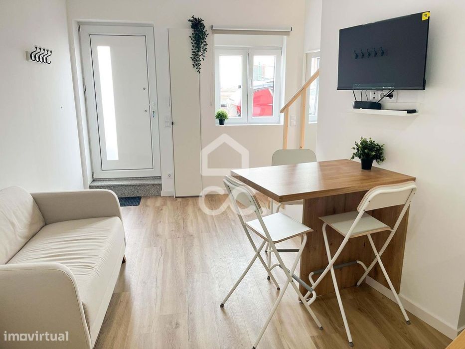 Moradia T1 Totalmente Remodelada – Pronta a Habitar, próxima do Mar Sh