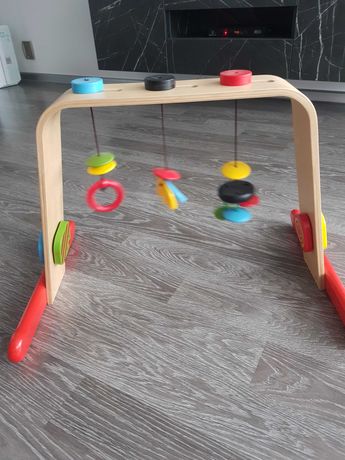 Drewniana zabawka dla niemowląt