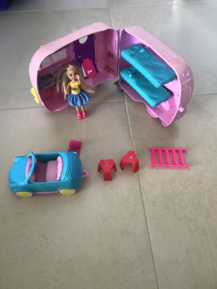 Campismo barbie club chelsea novo