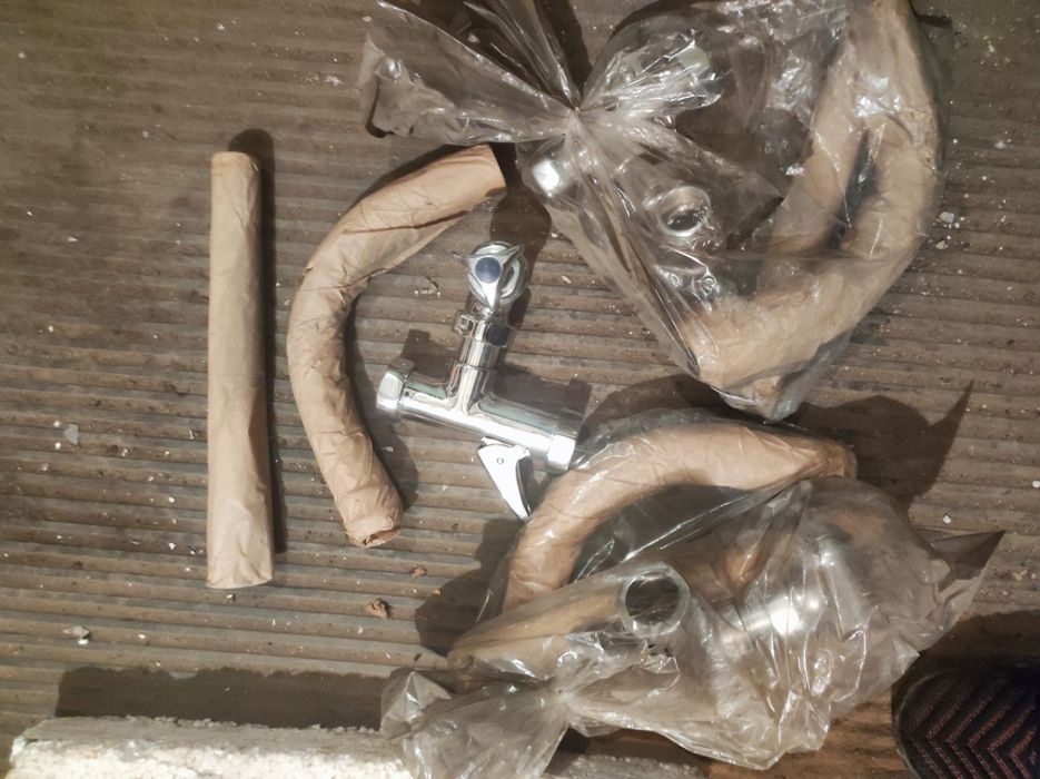 Краны, вентиля ,тройники , чугунные. СССР.