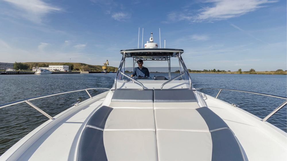 Катер Galia 770 Sundeck