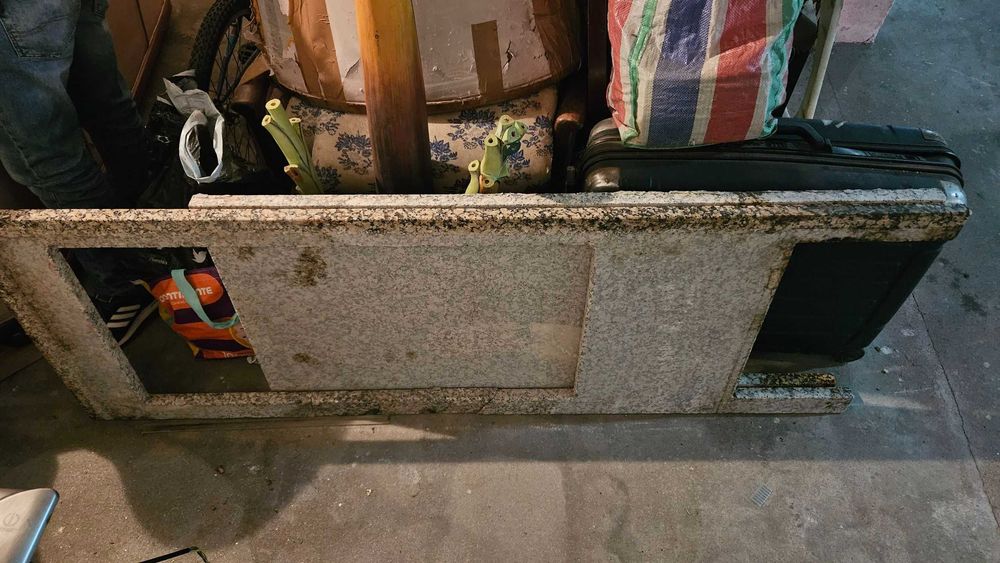 Bancada em Granito com Recorte (132x65,5/3 cm)