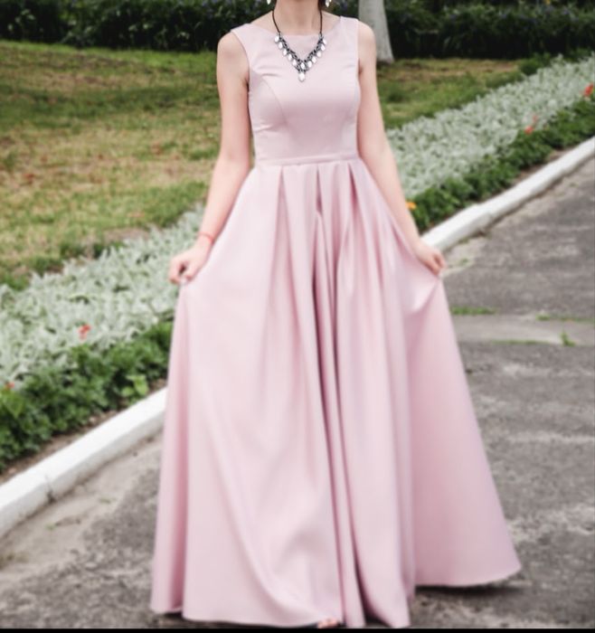 Продам випускну сукню