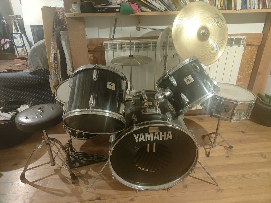 Bateria usada YAMAHA DP séries. Está em bom estado.