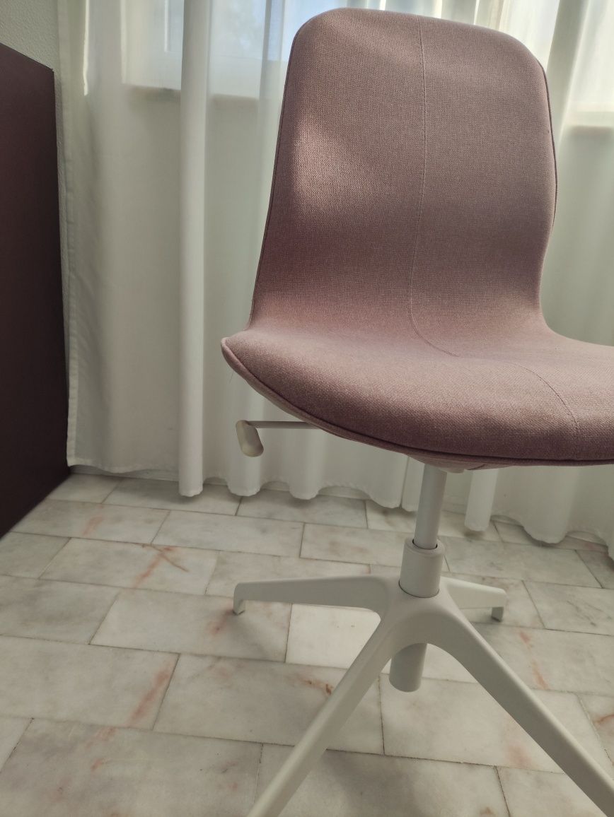 Cadeira de escritório Langfjall IKEA - rosa