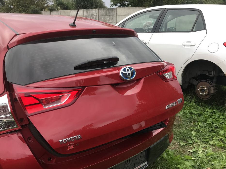 Klapa tylna tył Toyota Auris II E18 Kod 3R3 idealna