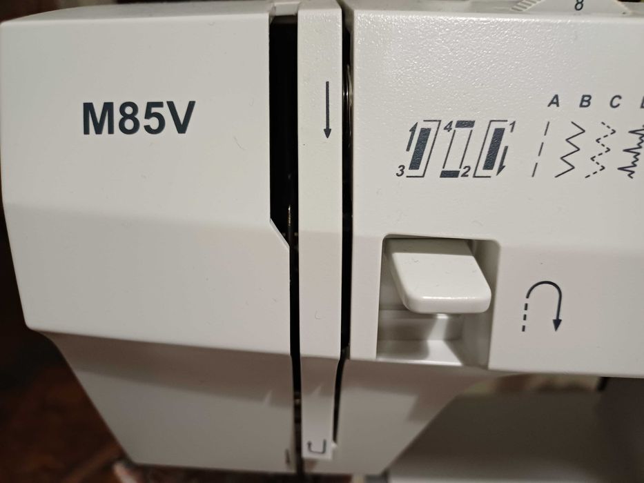 Швейная машинка Minerva M85V