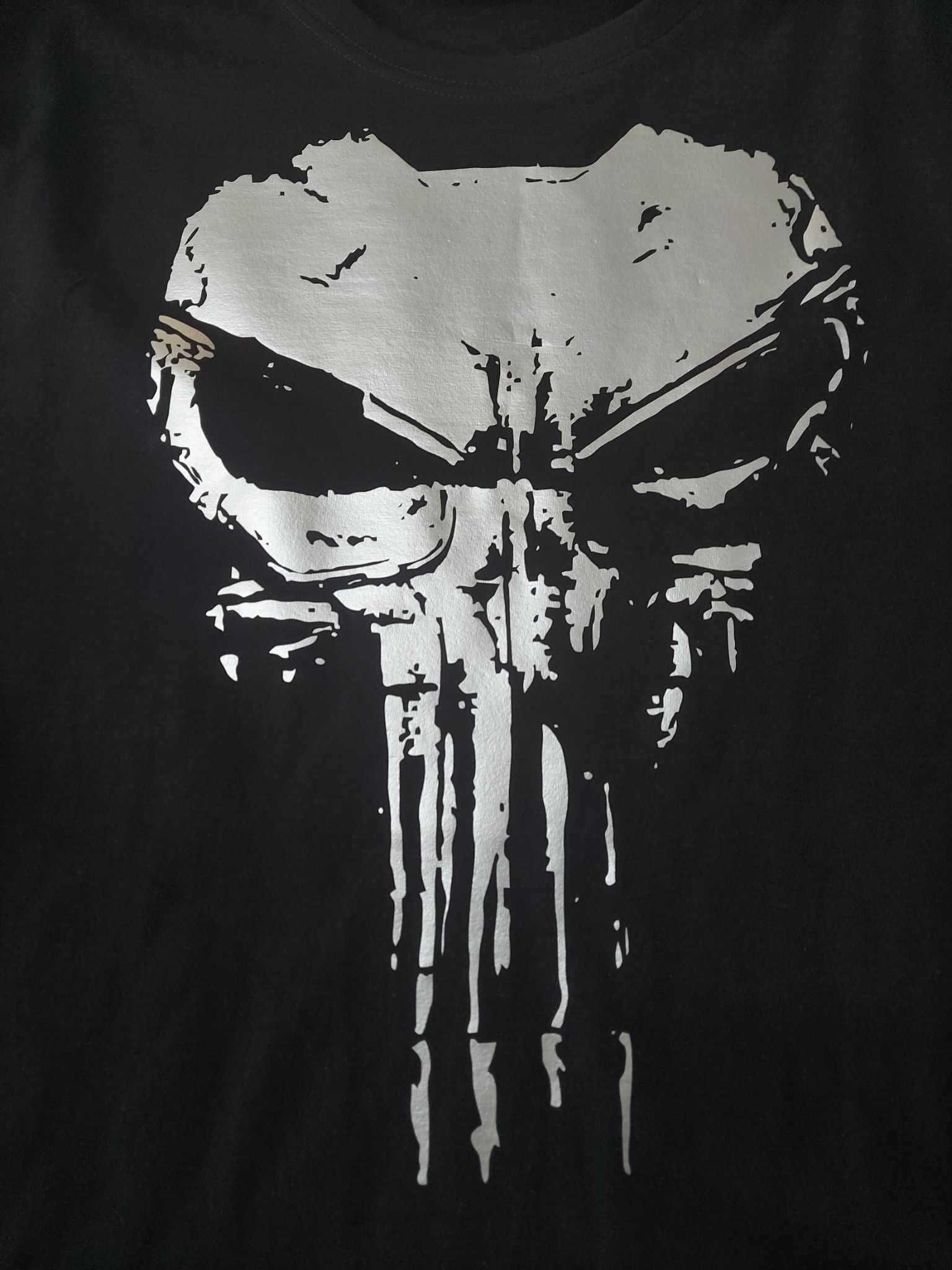 Koszulka PUNISHER srebrne logo netflix nieużywana rozmiar L