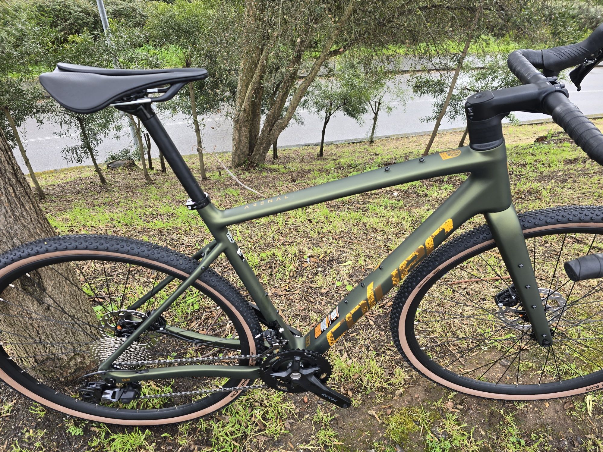 Bicicleta carbono gravel grx 12x2v